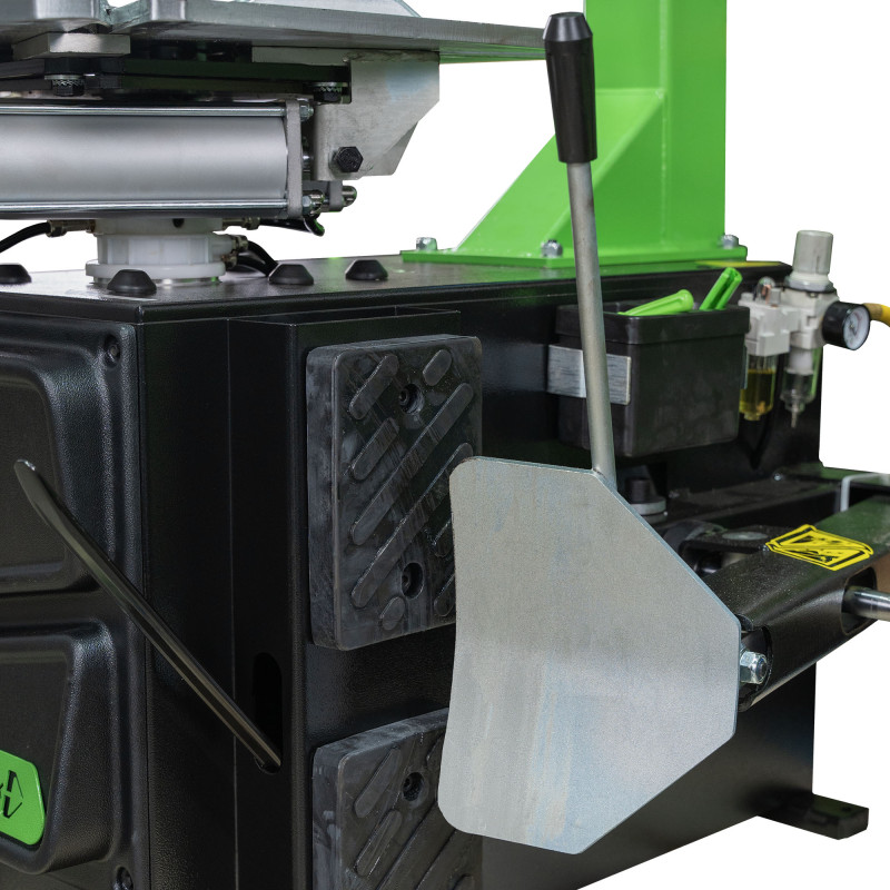 Démonte pneu semi-automatique avec bras pivotant